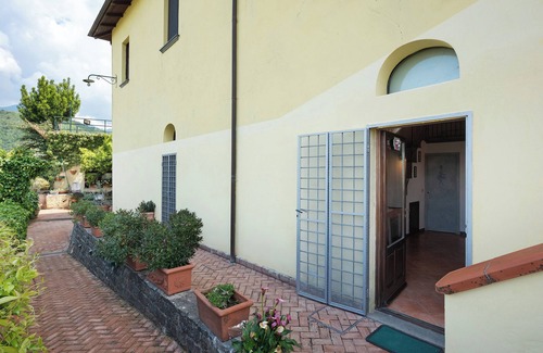 Fisciano Apartment | Agriturismo 'Spacious Room in Agriturismo' with Mountain View, Shared Pool and Wi-Fi