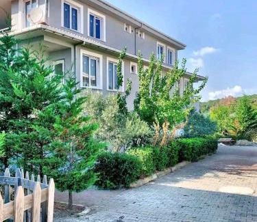 Arnavutkoy Cabin | Ahmet Teacher's villa is 6 minutes from Istanbul airport
