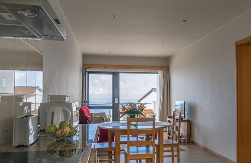 Ponta Delgada Villa | AHR - Villa Maria, enjoy the welfare and breathtaking views to the ocean
