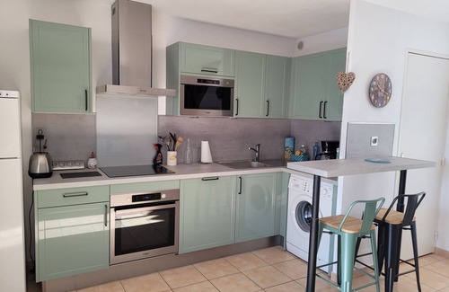 Portiragnes-Plage House | Air-conditioned villa, free WIFI, 500 m from the beach in residence with swimming pool.