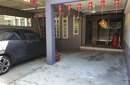 Kampung Cantik House | Air Itam 8 Rooms Comfortable Home Stay