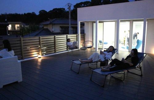 Hakata-ku Villa | Airport Terrace 1棟2階建貸切ヴィラ大型バルコニー サウナ 駐車場 ペット 屋内BBQ