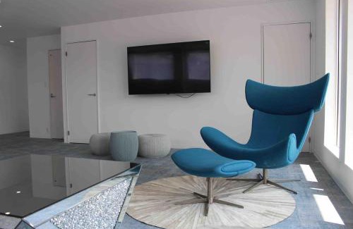 Hakata-ku Villa | Airport Terrace 1棟2階建貸切ヴィラ大型バルコニー サウナ 駐車場 ペット 屋内BBQ