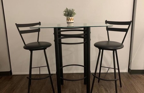 Des Moines Apartment | Airy 1BD/1BA + City Views - Downtown Des Moines