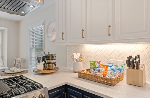 College Park House | Airy 5br home w/pool, outdoor living, game room