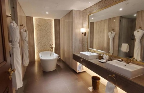 Dubai Apartment | AL HABTOOR Junior Suite - CONTACT TO BOOK FIRST