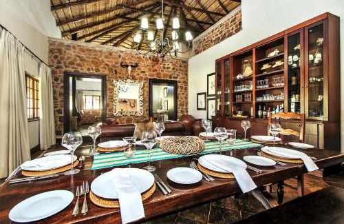 Lepele-Nkumpi Ski Chalet | Al Thandiwe Cliff Chat Lodge