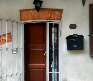 Montemagno House | Al Vicolo Uno