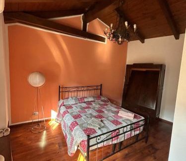 Montemagno House | Al Vicolo Uno