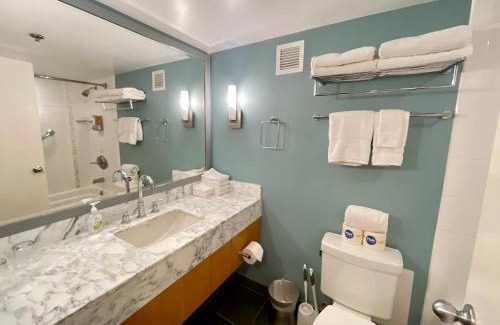 Ala Moana House | Ala Moana Hotel 13th FL R0 2Double Beds 4Person