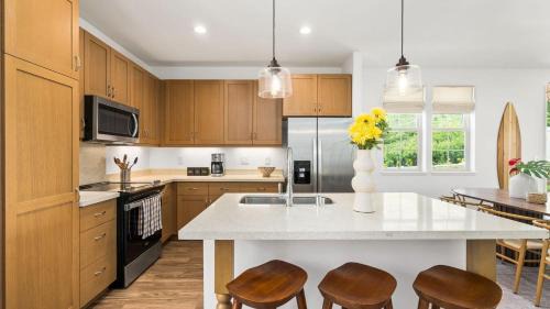 Makaha Valley House | Alaula by AvantStay Gated Security Home w Valley Ocean Views