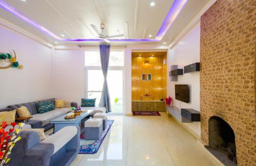 Bhimtal Villa | Alaya Stays Clouds Nest 4-BHK Retreat With Terrace & Hill Views by Naukuchiatal