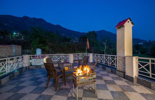 Bhimtal Villa | Alaya Stays Clouds Nest 4-BHK Retreat With Terrace & Hill Views by Naukuchiatal