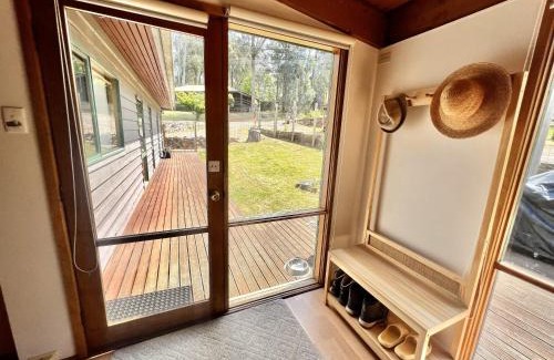 Sawmill Settlement Cabin | Albaski Lodge Room 4