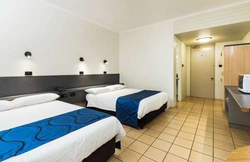 Trunding Hotel | Albatross Bay Resort