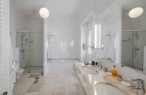 Santa Cruz Hotel | Albatroz Beach & Yacht Club