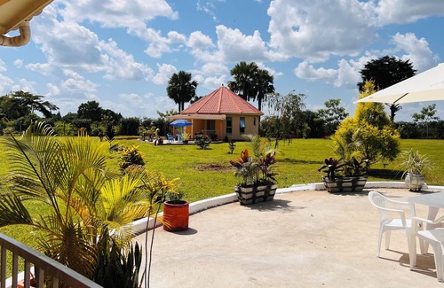 Northern Region Cottage | Alberto Gardens - Two bedroom cottage in private grounds & free parking
