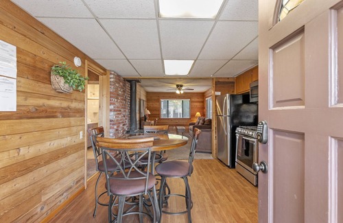 June Lake House | Alderman 2a - A cozy, pet-friendly bungalow