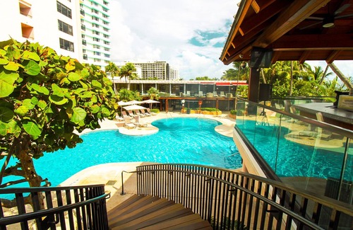 Miami Beach Condo | Alexander 1211 with Beach Access, 2 pools, sauna