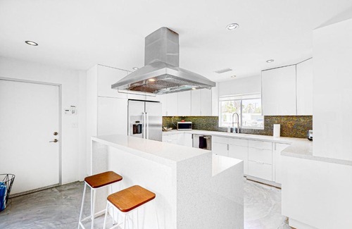 Racquet Club Estates House | Alexander in the Sun Permit# 3875