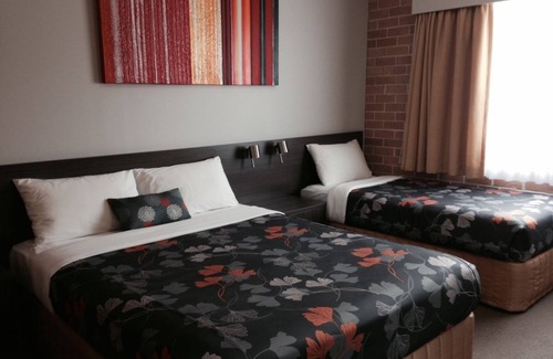 Vineyard Hotel | Alexander The Great Motel