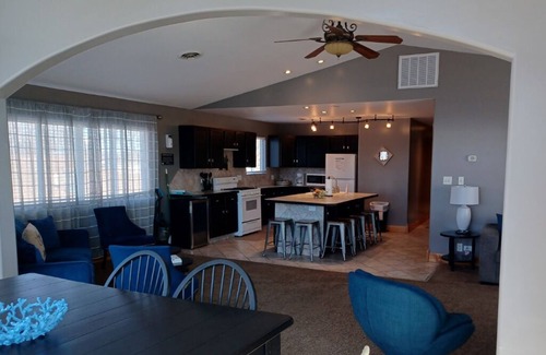 Monticello House | Alexander’s Landing Penthouse - Lakefront, Balcony, and Room to Relax