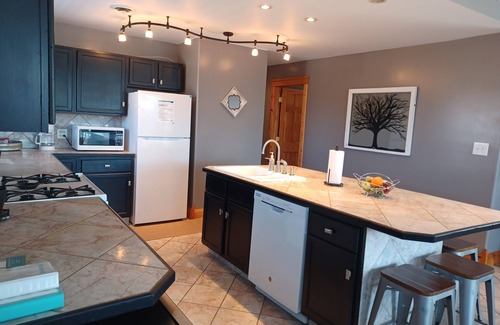 Monticello Hotel | Alexanders Landing