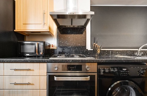 Bamber Bridge House | Alexandra | WiFi Parking Garden