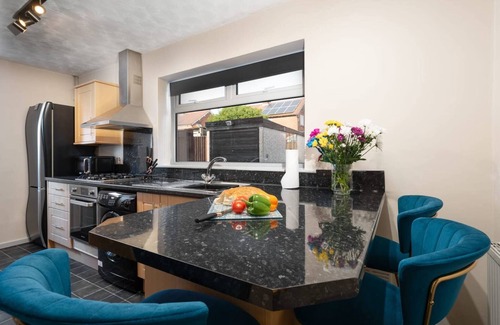 Bamber Bridge House | Alexandra | WiFi Parking Garden