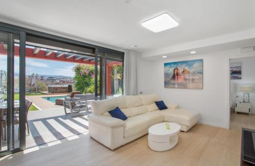 Salobre Villa | Alexandria's Retreat