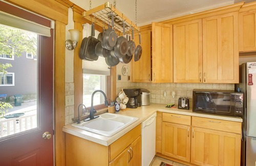 Algoma House | Algoma Victorian - Steps to Lake Michigan!