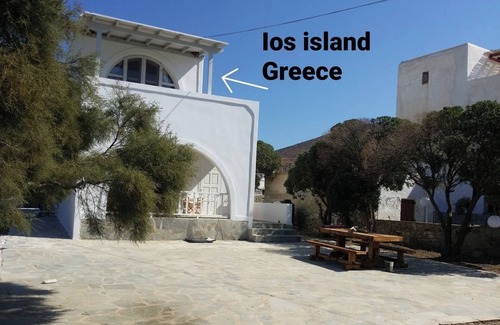 Ios Town Apartment | Alice House At Port of Ios island 150m from the beach