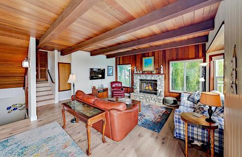 Marine Terrace House | All Decked Out in Cambria