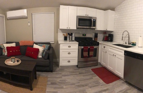 Nice Cottage | ALL INCLUSIVE AMENITIES:Kayak,SUP,Pedal Boat,PingPong,Pickleball,Movie Nt &MORE!