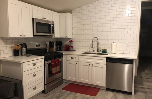 Nice Cottage | ALL INCLUSIVE AMENITIES:Kayak,SUP,Pedal Boat,PingPong,Pickleball,Movie Nt &MORE!