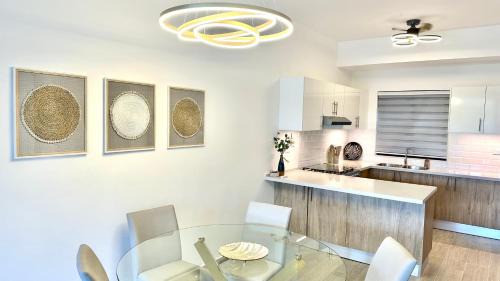 La Ceiba Apartment | All-New Zen Apartment with TreeTops and Ocean Views !