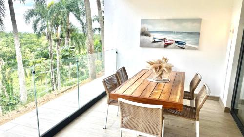La Ceiba Apartment | All-New Zen Apartment with TreeTops and Ocean Views !