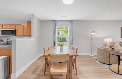 Thompson's Station Apartment | All on One Level | Big Sofa, Clean & Quiet Stay