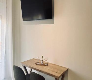 Xanthi Apartment | All Season - Spring Room