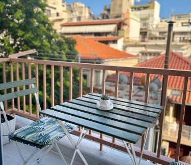 Xanthi Apartment | All Season - Spring Room