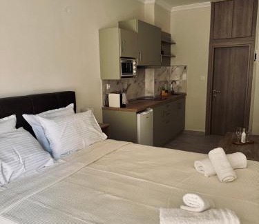 Xanthi Apartment | All Season - Winter Room