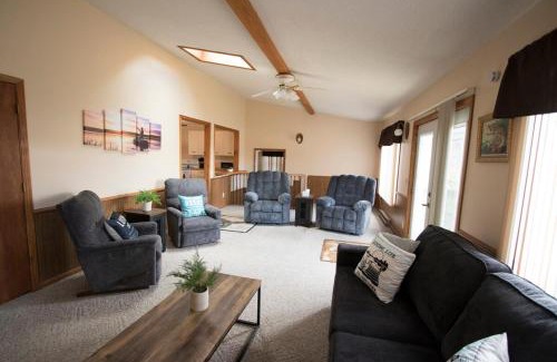 Beltrami County Apartment | All Seasons Fully Furnished Home