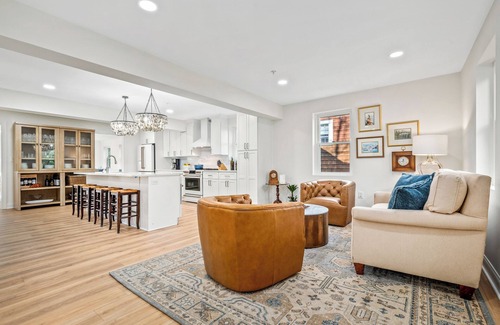 Wardour House | All Star Annapolis Retreat - Walk to Stadium