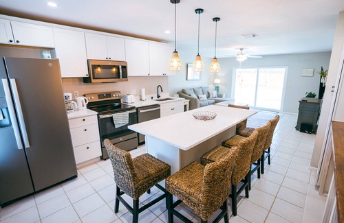 Lake Sarasota House | All you need to feel right at home while away from home! office/pet friendly