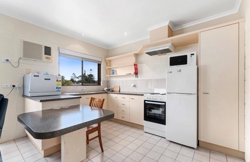 Lakes Entrance Apartment | Allambi Holiday Apartments