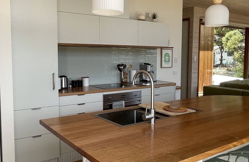 Warrenben House | Alloca Beach Shack - Contemporary take on a 1950's beach shack