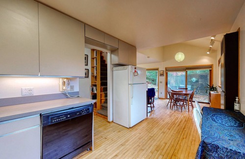 Seal Harbor House | Alluring home with full kitchen, furnished patio, washer/dryer & private yard