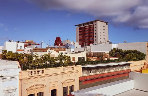 Las Palmas de Gran Canaria House | Alma Canaria Beautiful Home With Rooftop