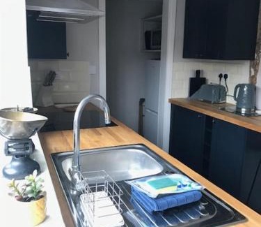 Clare House | Almond Cottage Clare - 2 bedroom English Cottage