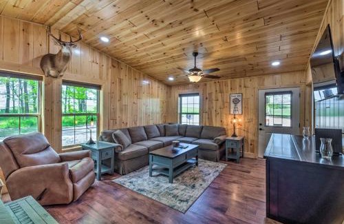 Lindseyville House | Almost Heaven Farmers Paradise on 50 Acres!